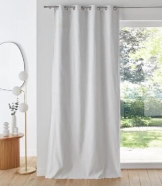 ستائر عازلة للضوء